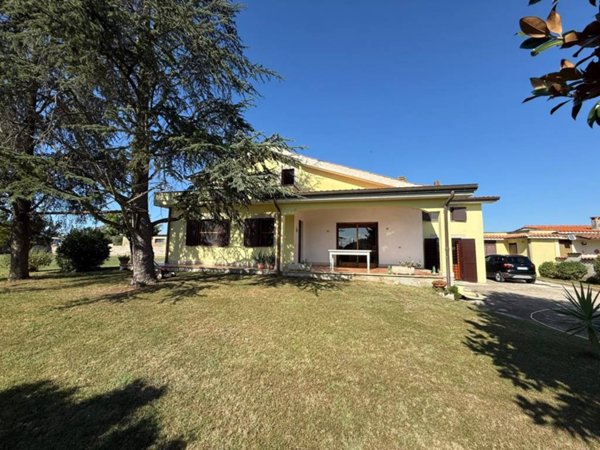 casa indipendente in vendita ad Aprilia