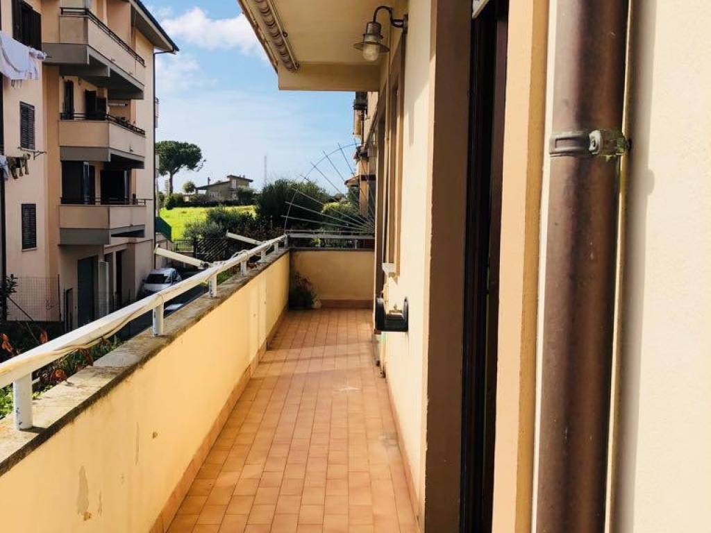 appartamento in vendita ad Aprilia in zona Campoleone