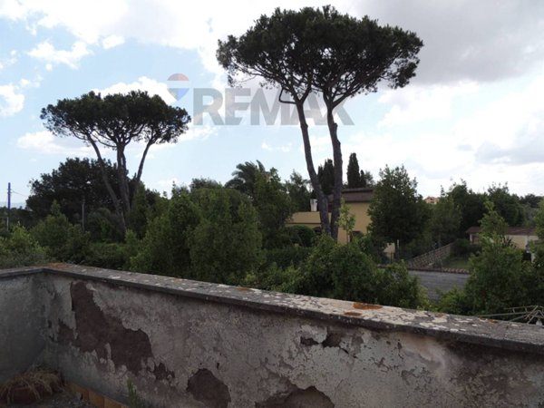 casa indipendente in vendita ad Aprilia in zona Cogna