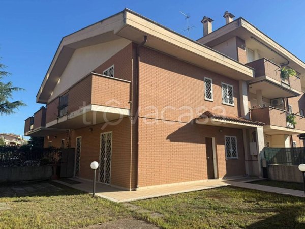 casa indipendente in vendita ad Aprilia