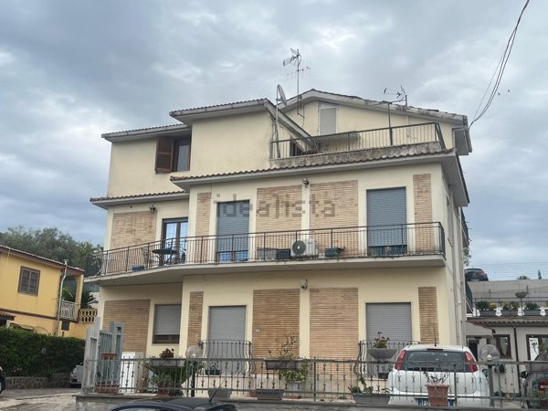 appartamento in vendita ad Aprilia in zona Campoleone