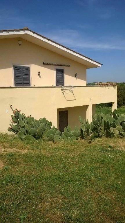 casa indipendente in vendita ad Aprilia in zona Fossignano