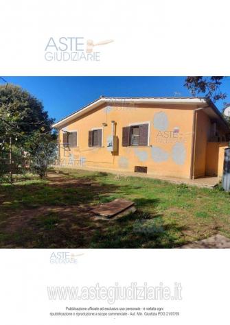 appartamento in vendita ad Aprilia in zona Cogna