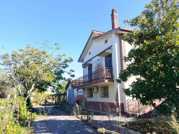 casa indipendente in vendita ad Aprilia
