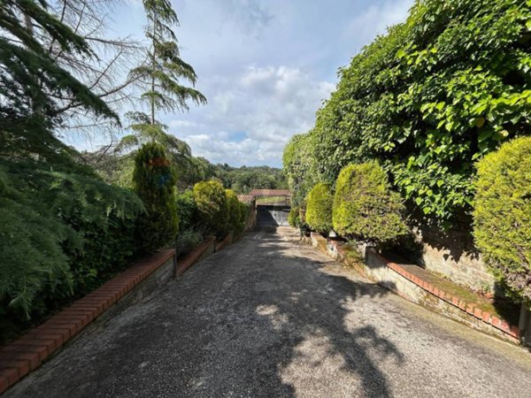 casa indipendente in vendita ad Aprilia in zona Casalazzara