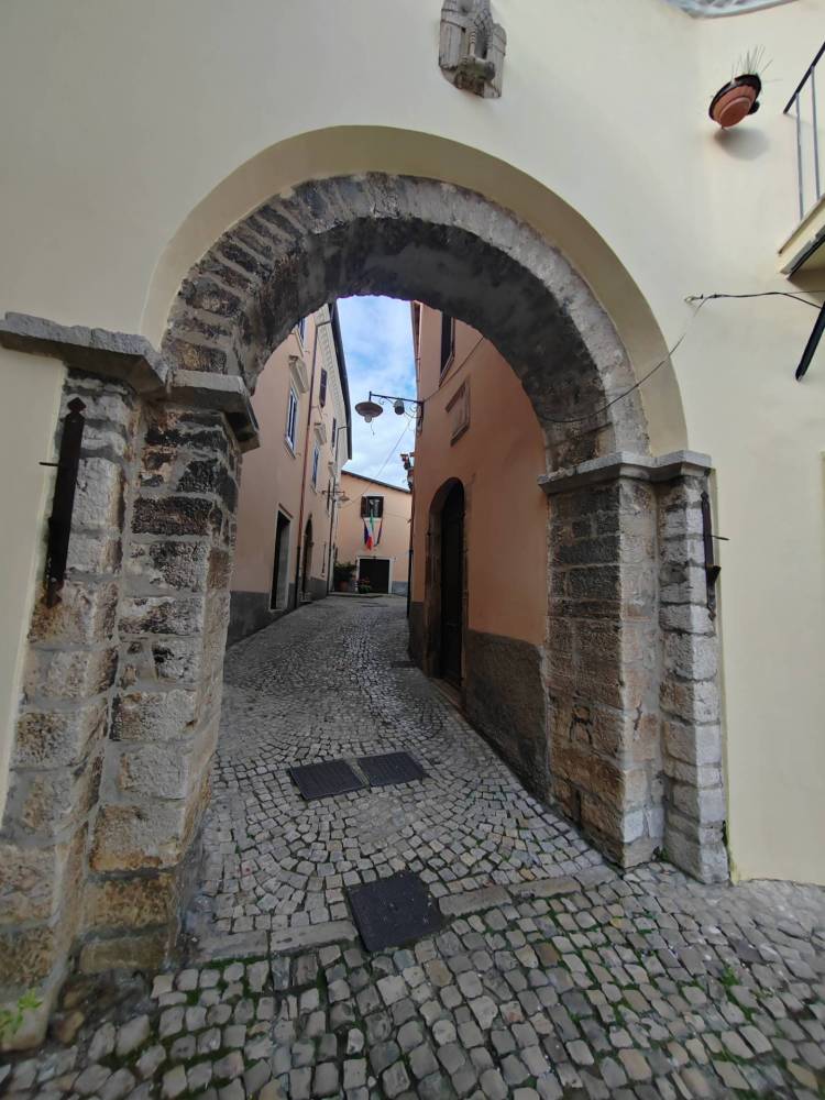 locale commerciale in vendita a Bassiano