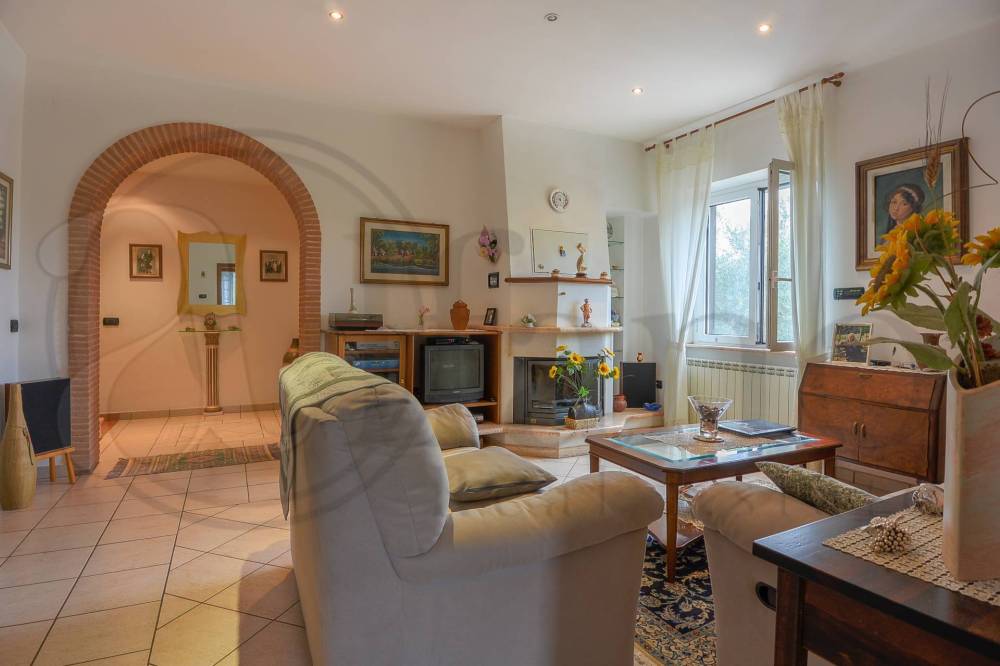 casa indipendente in vendita a Bassiano