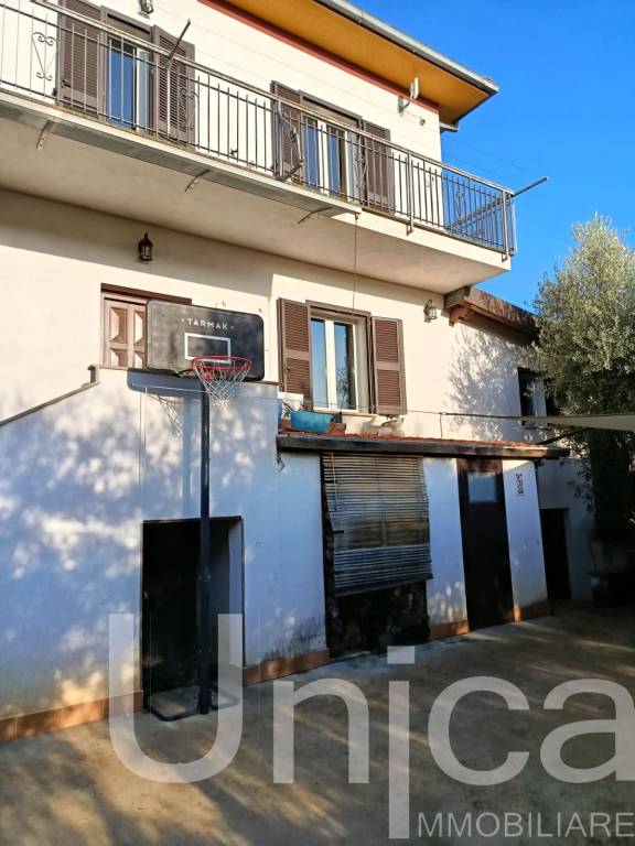 casa indipendente in vendita a Bassiano