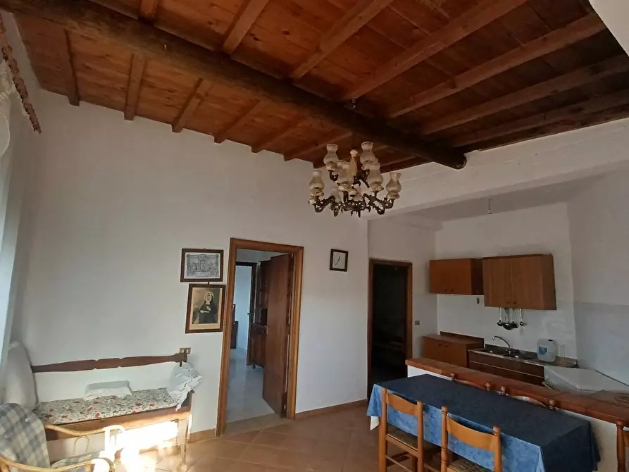 casa indipendente in vendita a Bassiano
