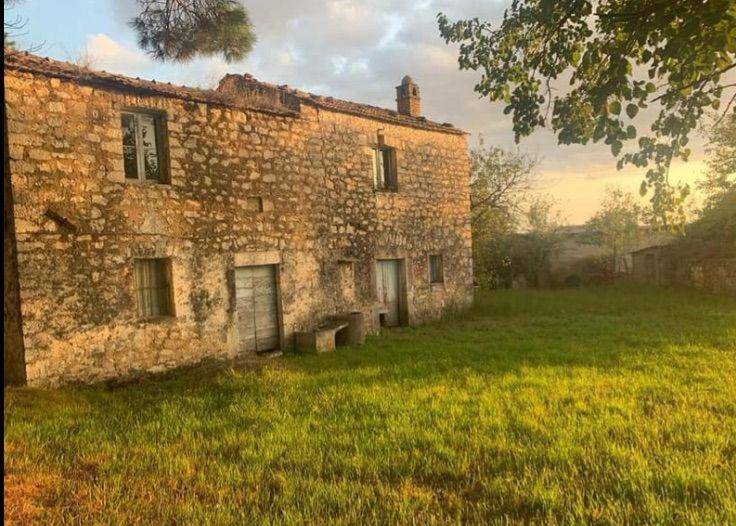 casa indipendente in vendita a Bassiano