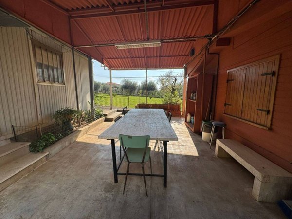 casa indipendente in vendita a Bassiano