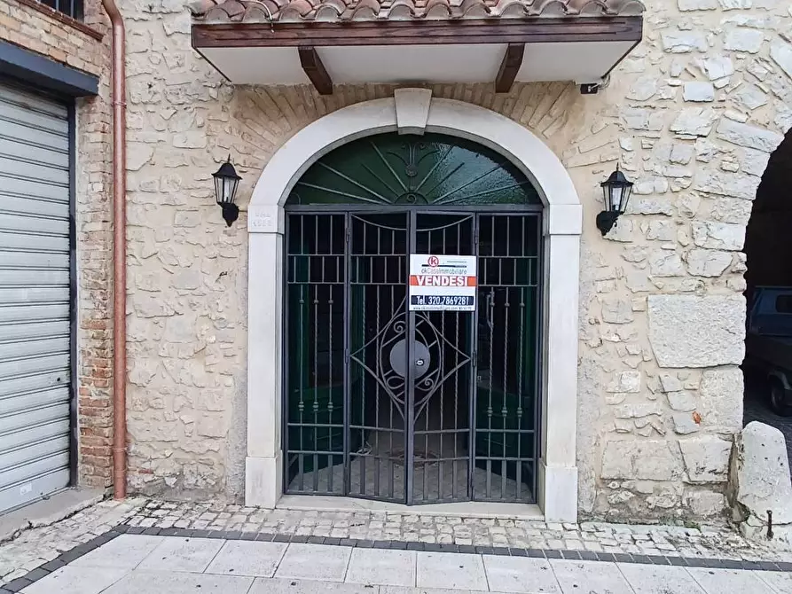 locale commerciale in vendita a Bassiano