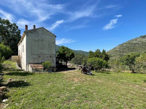 casa indipendente in vendita a Campodimele