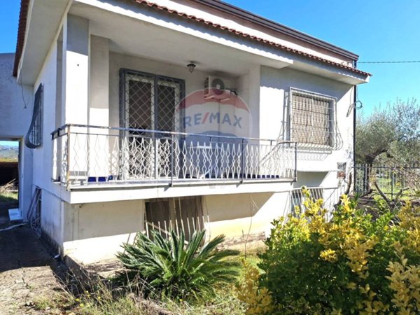 casa indipendente in vendita a Campodimele