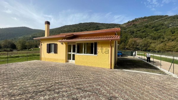 casa indipendente in vendita a Campodimele