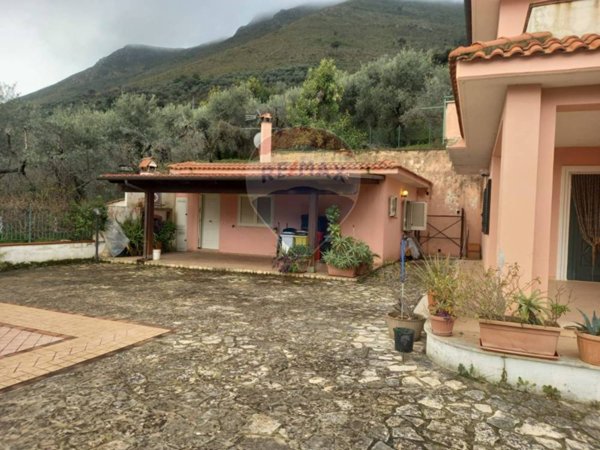 casa indipendente in vendita a Campodimele