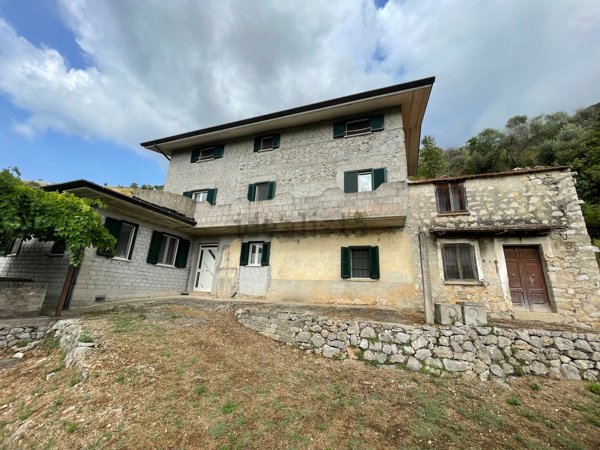casa indipendente in vendita a Campodimele
