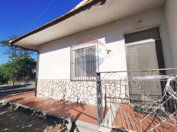casa indipendente in vendita a Campodimele