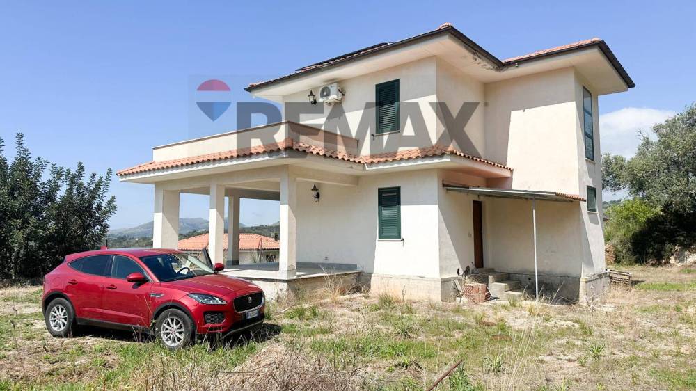 casa indipendente in vendita a Campodimele