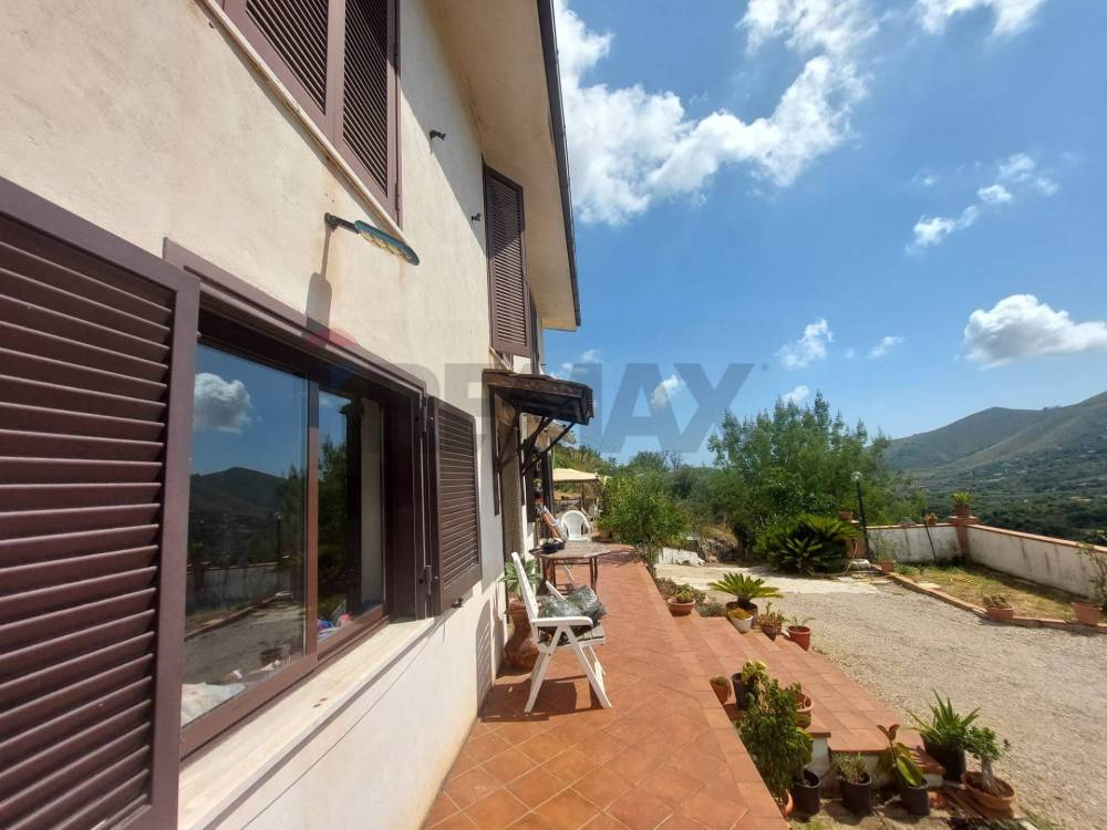 casa indipendente in vendita a Campodimele