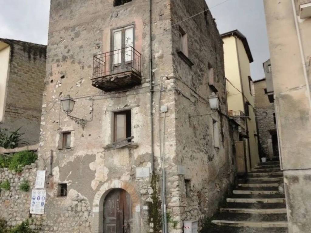 casa indipendente in vendita a Castelforte in zona Suio