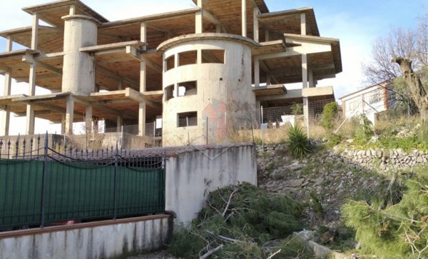 casa indipendente in vendita a Castelforte in zona Suio