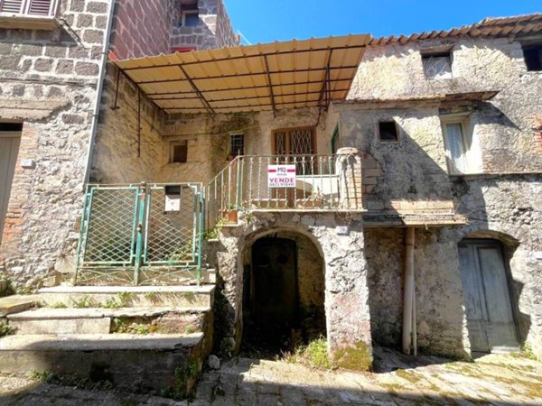 casa indipendente in vendita a Castelforte in zona Suio