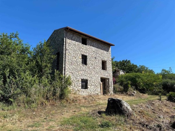 casale in vendita a Castelforte in zona Suio