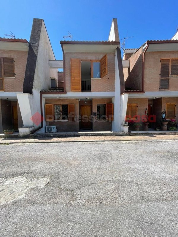 casa indipendente in vendita a Castelforte