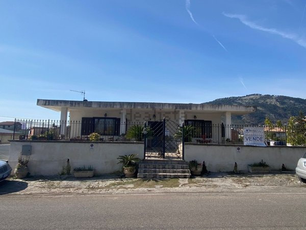 casa indipendente in vendita a Castelforte