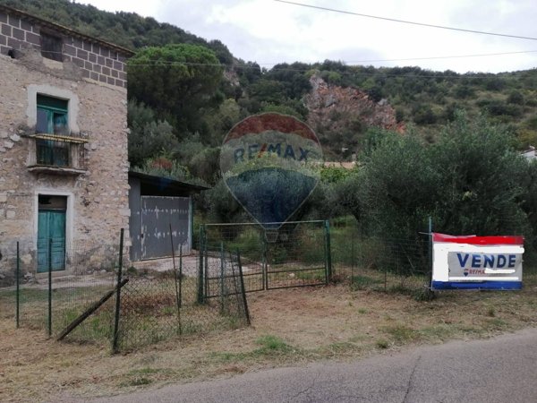 casa indipendente in vendita a Castelforte in zona Suio