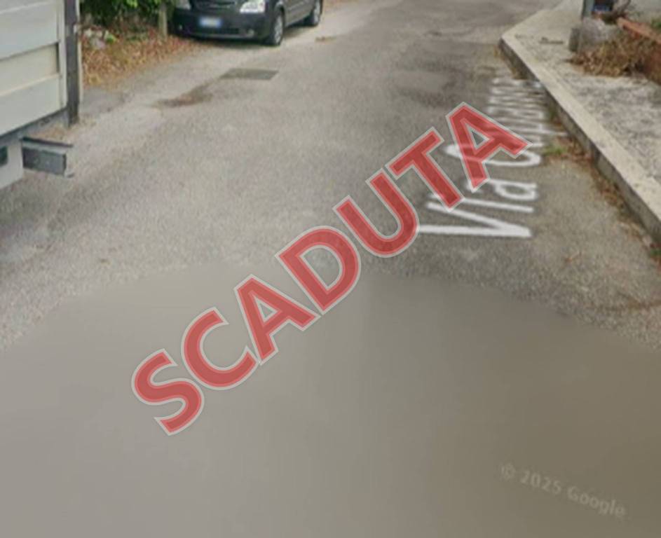 locale commerciale in vendita a Castelforte