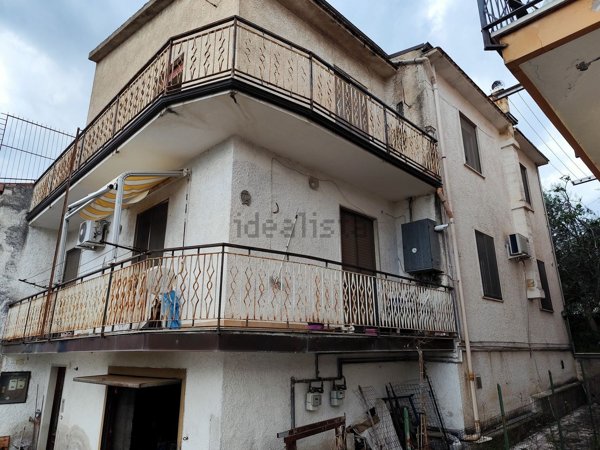 casa semindipendente in vendita a Castelforte in zona Suio