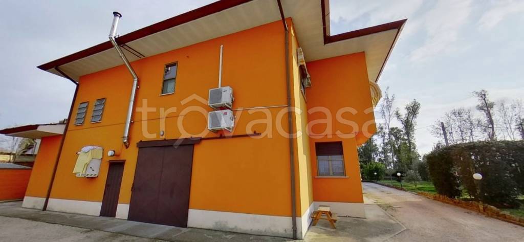 casa indipendente in vendita a Cisterna di Latina