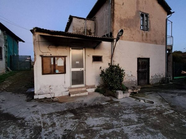 casa indipendente in vendita a Cisterna di Latina