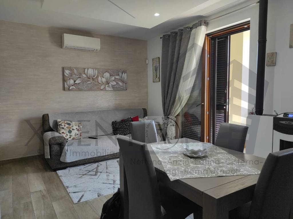 casa indipendente in vendita a Cisterna di Latina