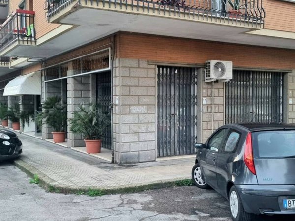 negozio in vendita a Cisterna di Latina
