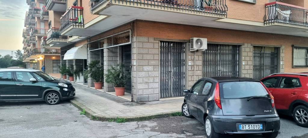 negozio in vendita a Cisterna di Latina