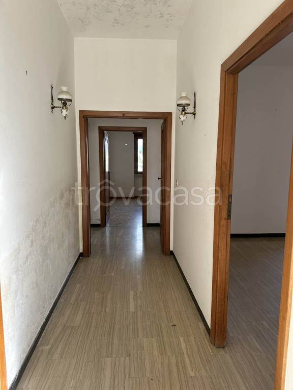 casa indipendente in vendita a Cisterna di Latina