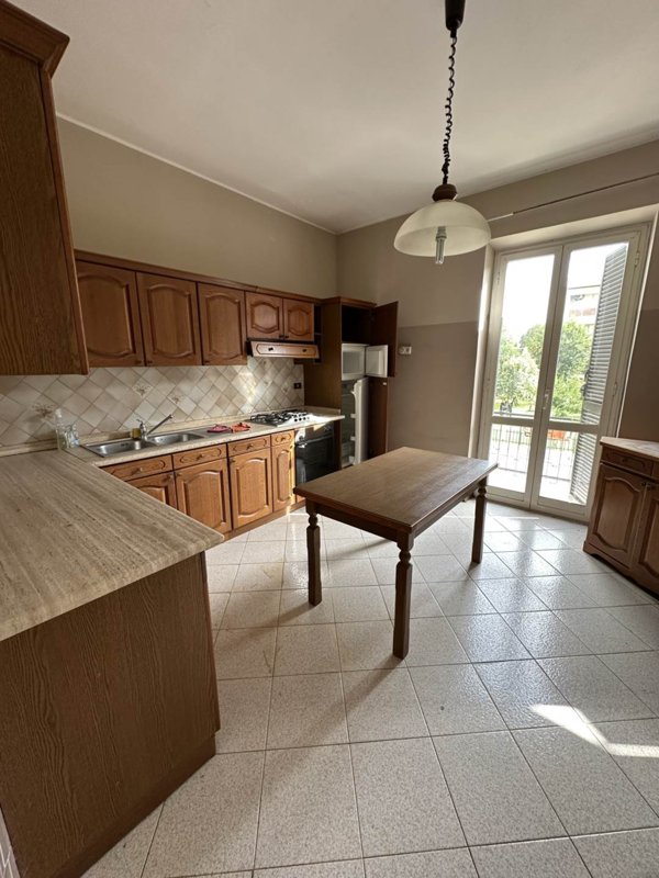 casa indipendente in vendita a Cisterna di Latina