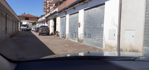 locale di sgombero in vendita a Cisterna di Latina