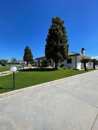 casa indipendente in vendita a Cisterna di Latina