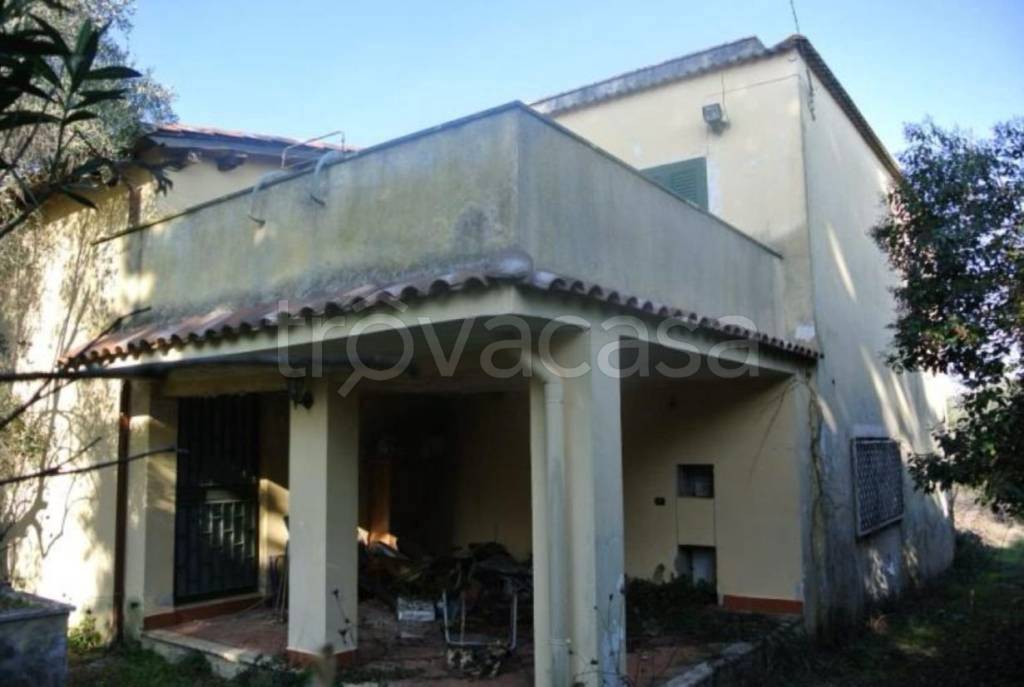casa indipendente in vendita a Cisterna di Latina