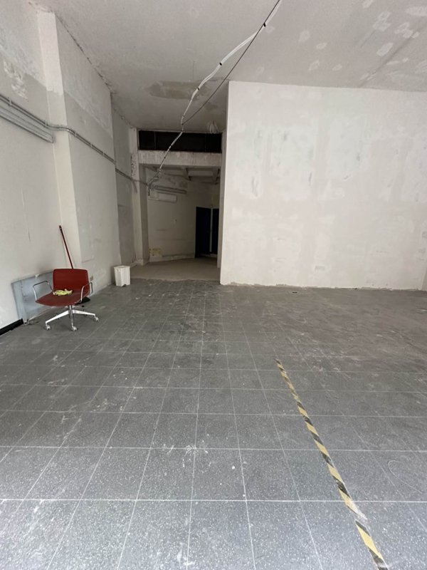 negozio in vendita a Cisterna di Latina