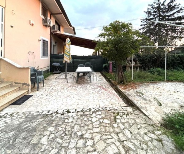 pentavano in vendita a Cisterna di Latina