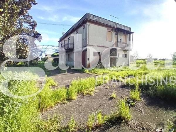 casa indipendente in vendita a Cisterna di Latina