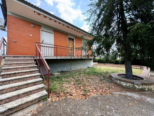 casa indipendente in vendita a Cisterna di Latina in zona Le Castella