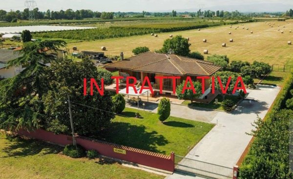casa indipendente in vendita a Cisterna di Latina