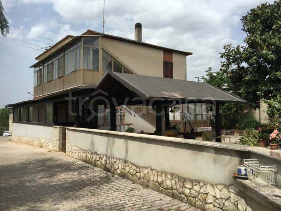 casa indipendente in vendita a Cisterna di Latina