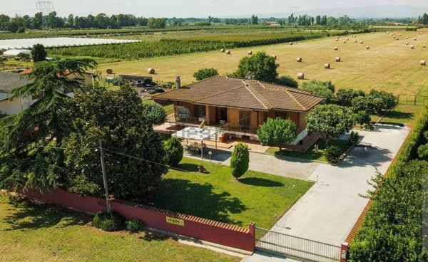 casa indipendente in vendita a Cisterna di Latina in zona Prato Cesarino